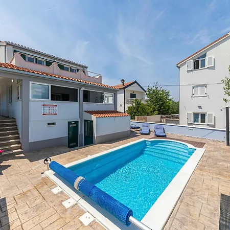 Awesome Home In Slatine